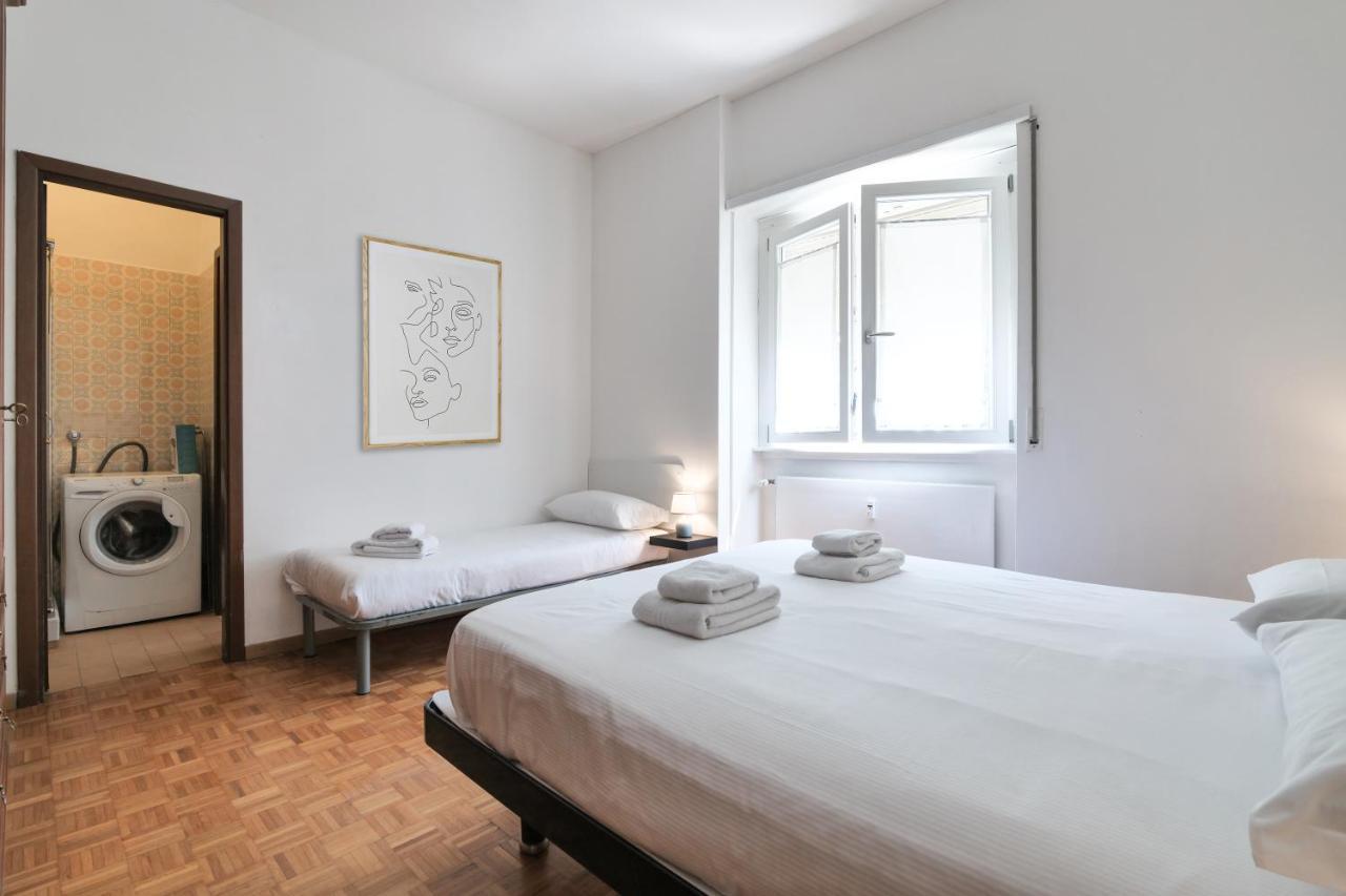 Ferienwohnung Primopiano - Pellegrino Rossi A Mailand Exterior foto